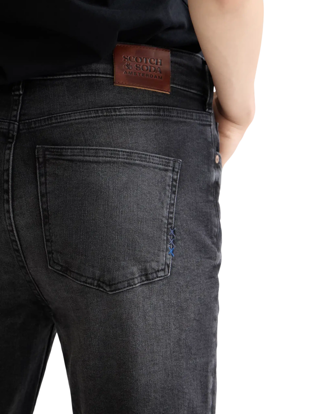 Core The Sky Straight Jeans —Black Night - Scotch & Soda South Africa