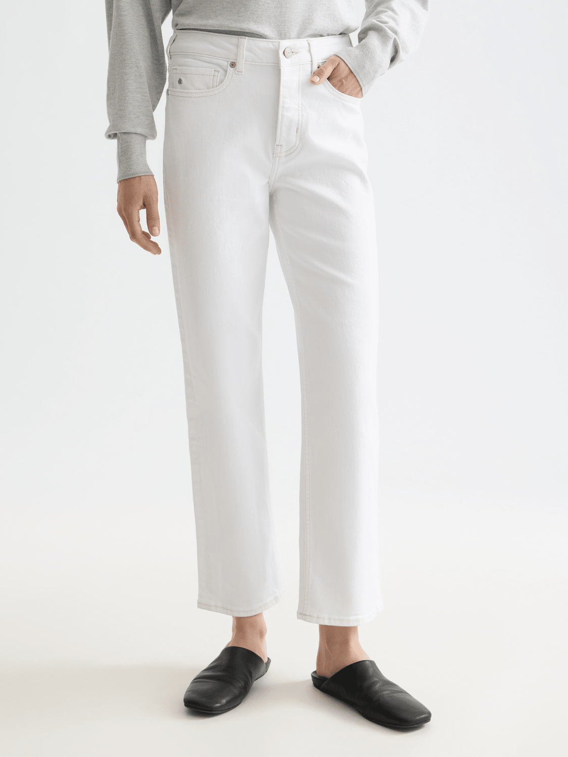 Core The Sky Straight Jeans — Cool White - Scotch & Soda South Africa