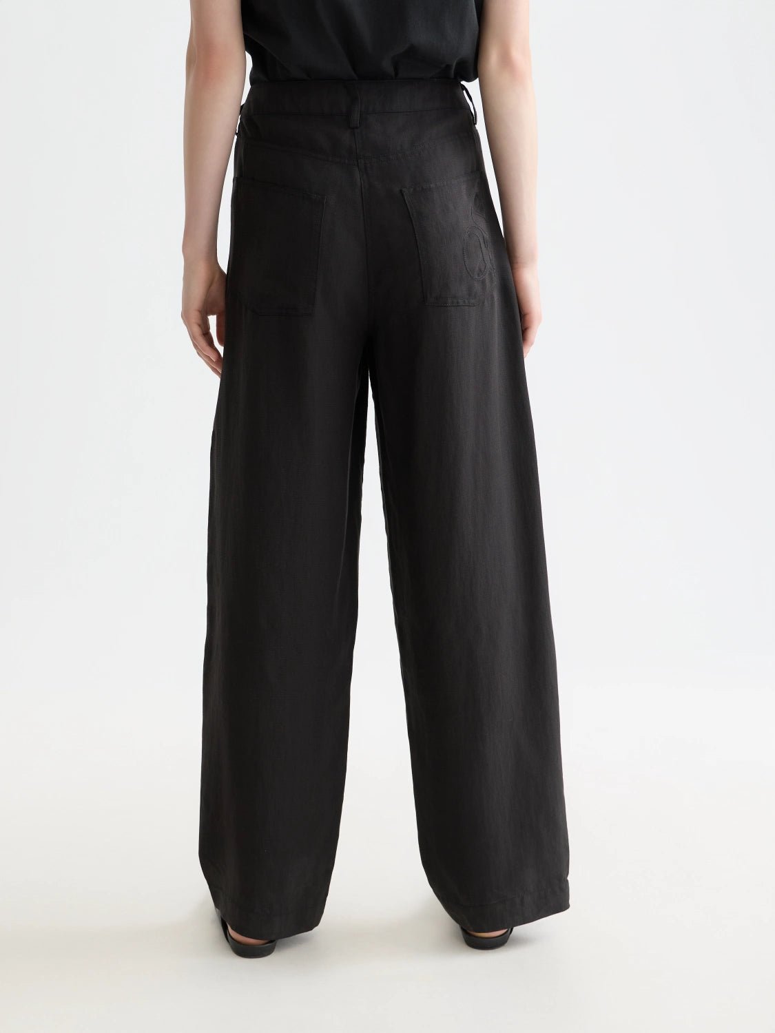 Lotus - High Rise Barrel Leg Twill Pants - Scotch & Soda South Africa