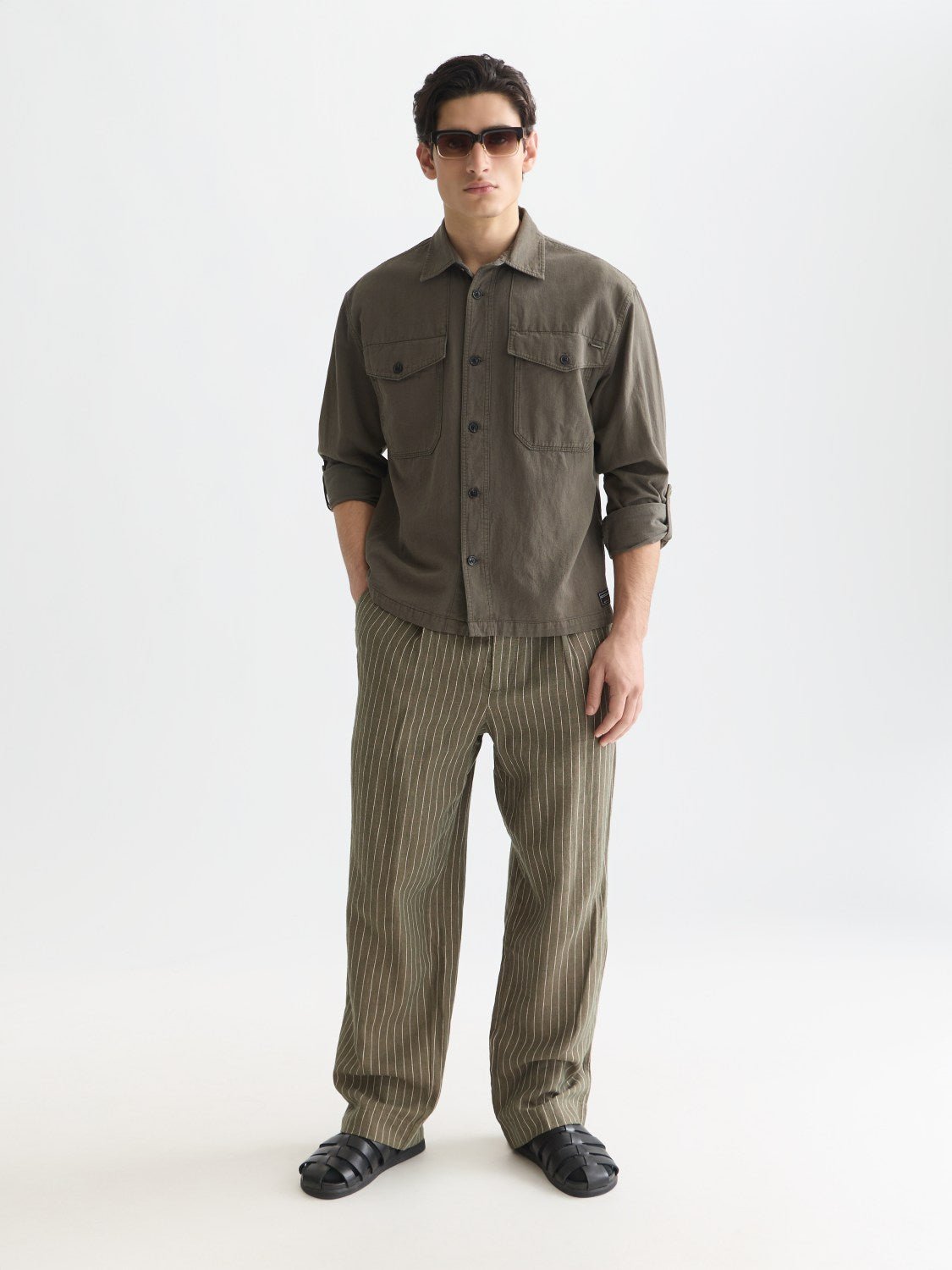 Pleated Pinstriped Cottonlinen Loose Straightfit Chino - Scotch & Soda South Africa