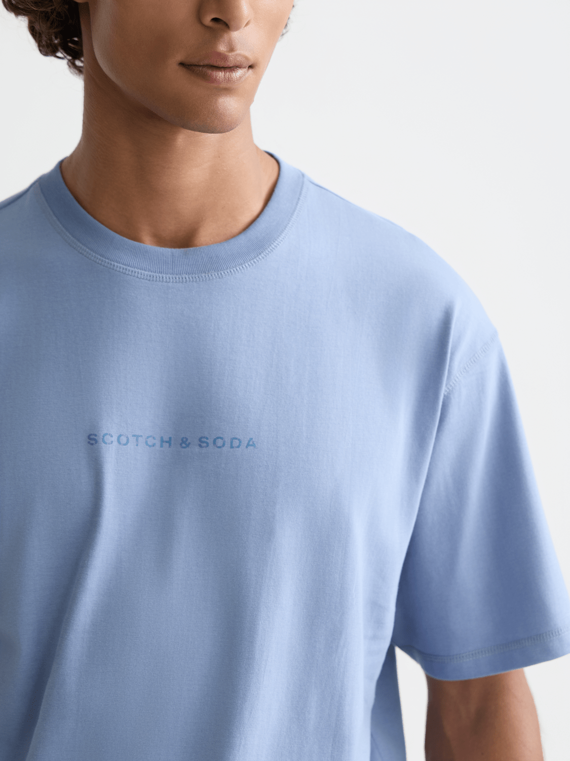 Seasonal Core Chest Artwork Relaxed-Fit T-Shirt - Scotch & Soda South Africa