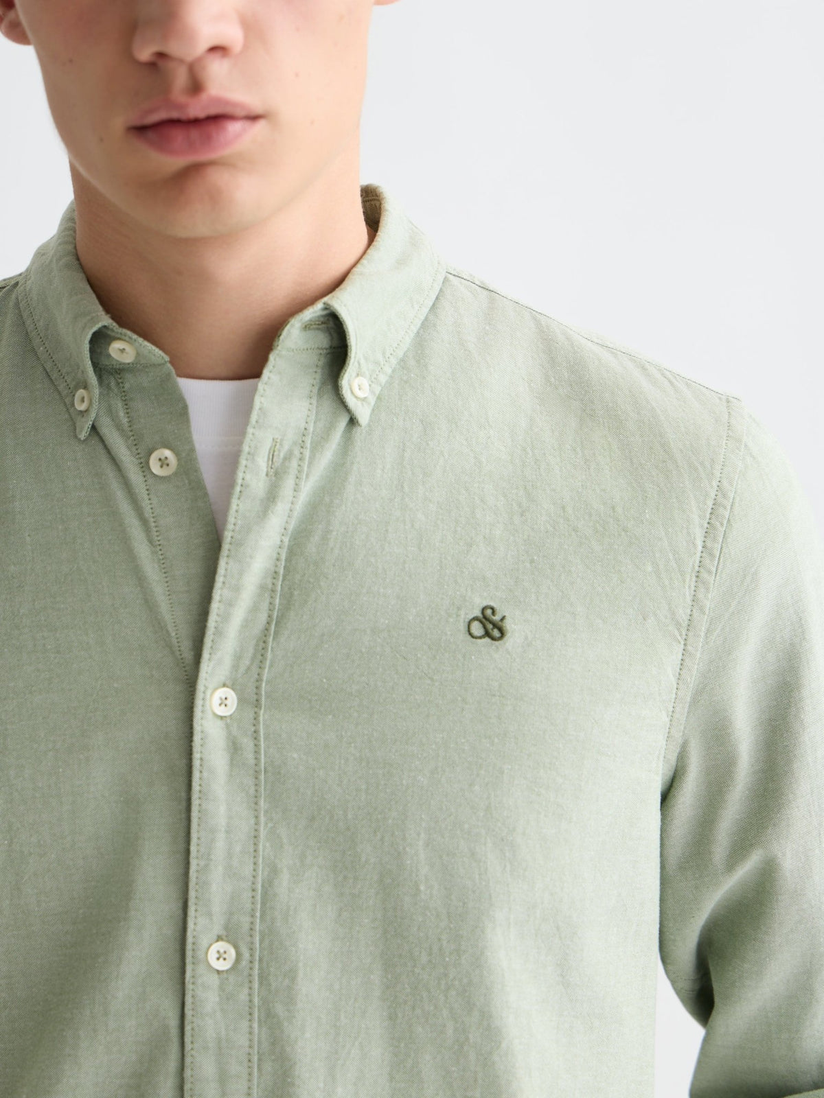 Seasonal Core Oxford Solid Regular-Fit Shirt - Scotch & Soda South Africa