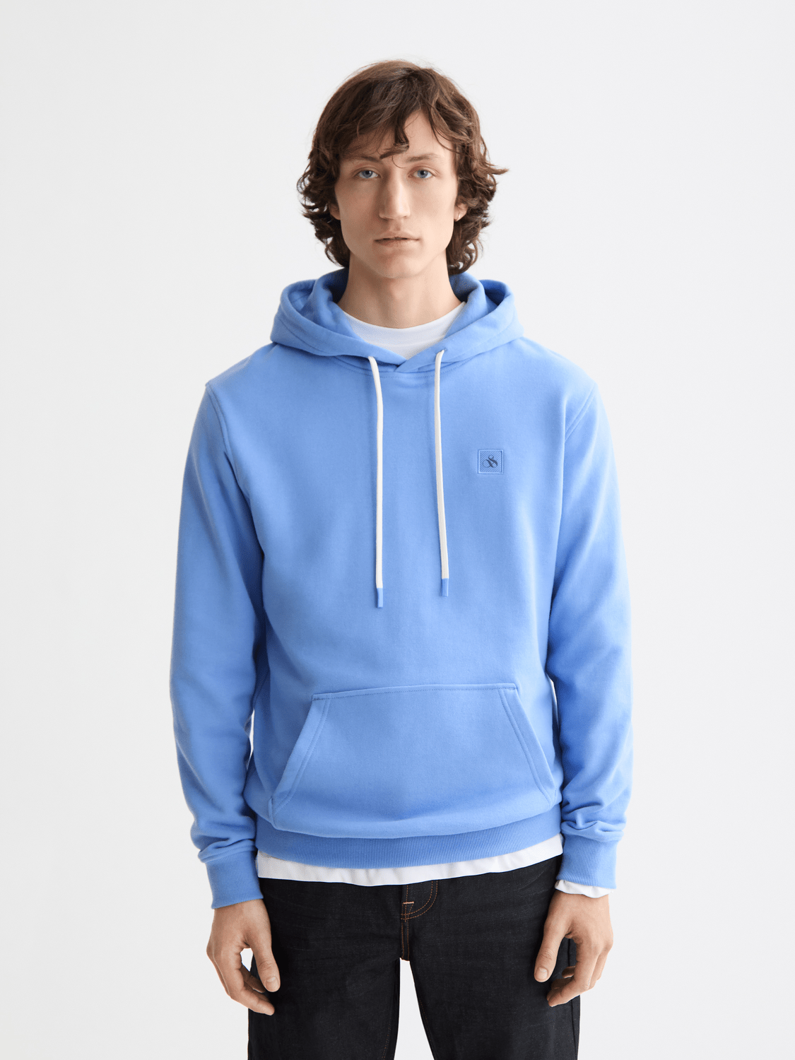 Seasonal Core - Regular-Fit Logo Badge Hoodie - Scotch & Soda South Africa