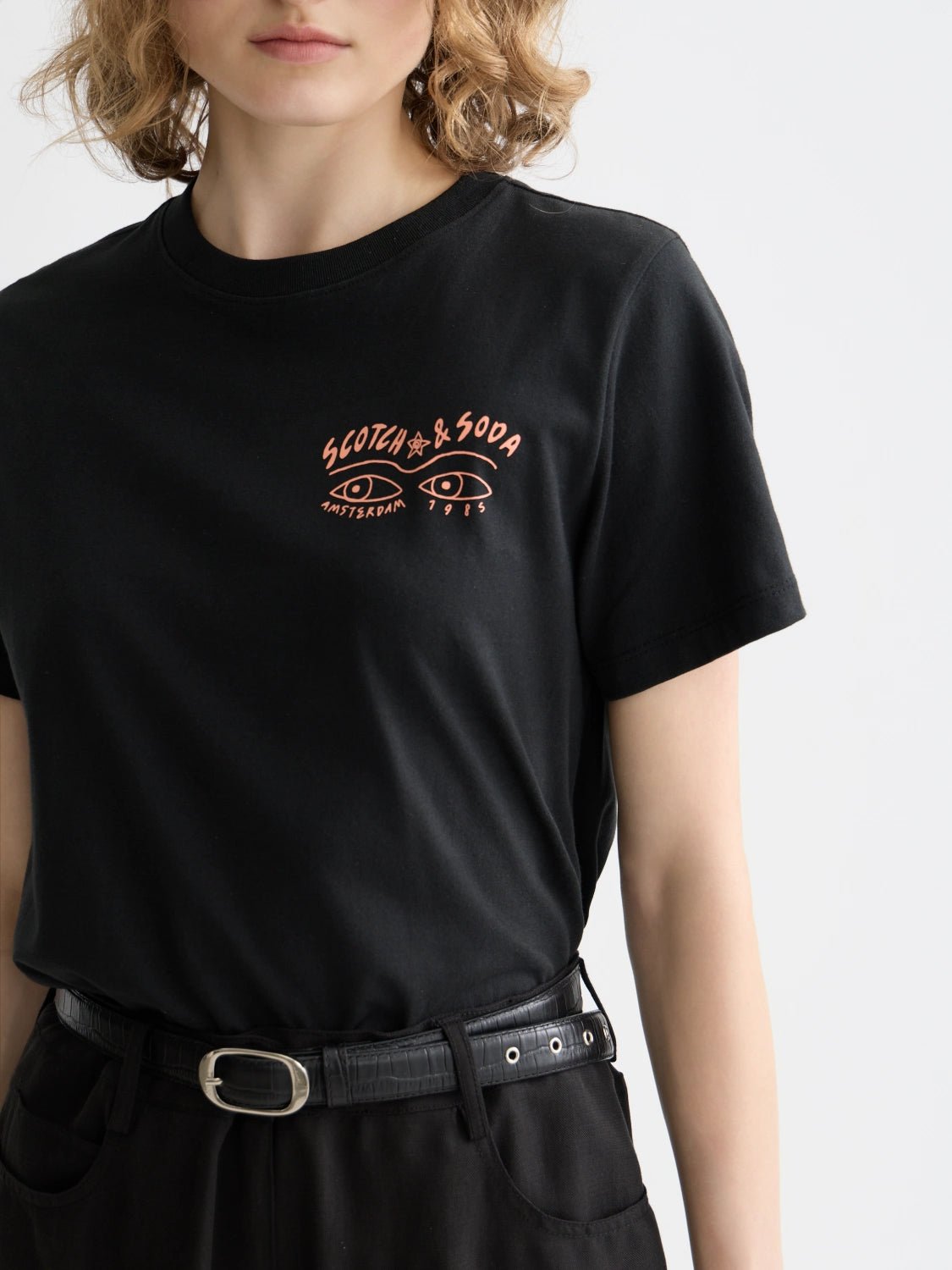 Small Chest Artwork Regular Fit T-Shirt - Scotch & Soda South Africa
