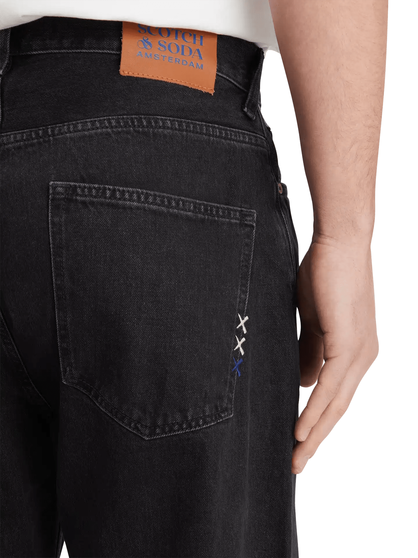 Core The Pitch Loose Fit Jeans - Black Buzz - Scotch & Soda South Africa