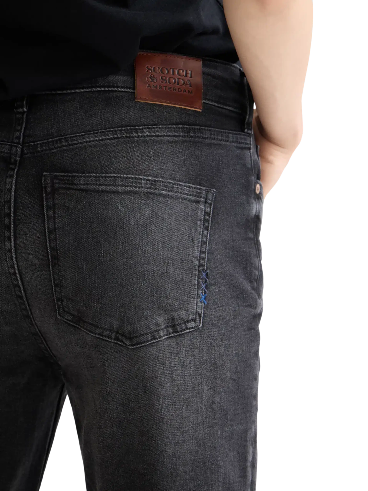 Core The Sky Straight Jeans —Black Night - Scotch & Soda South Africa