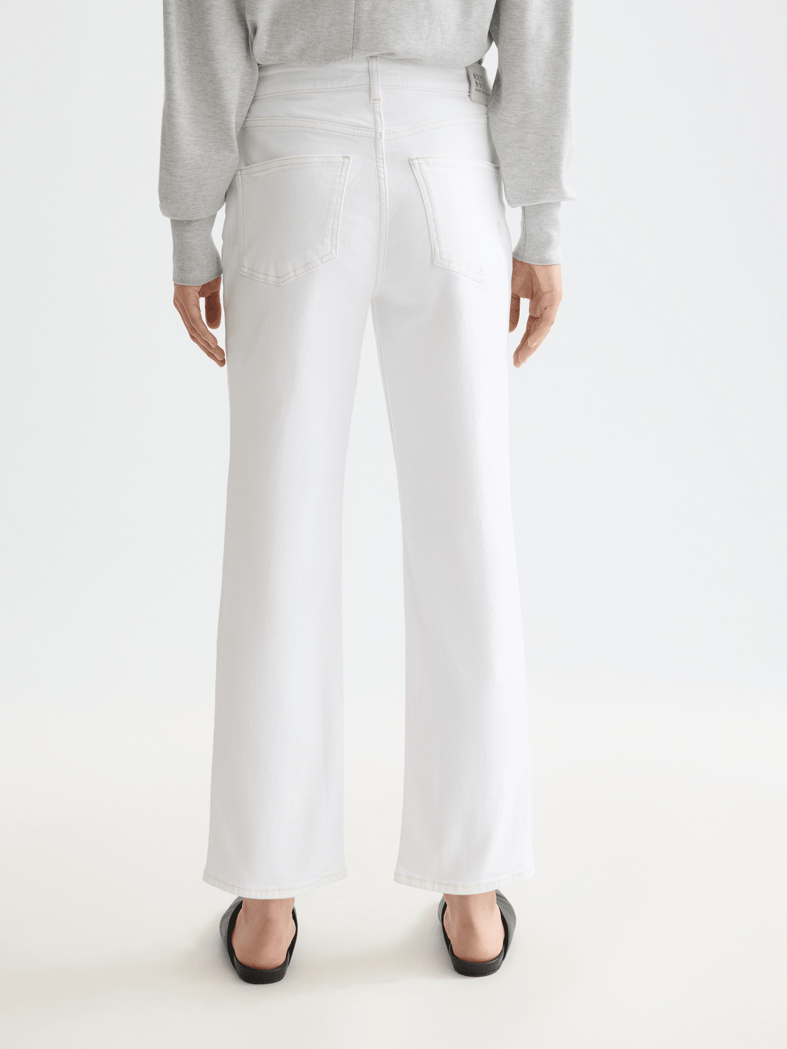 Core The Sky Straight Jeans — Cool White - Scotch & Soda South Africa