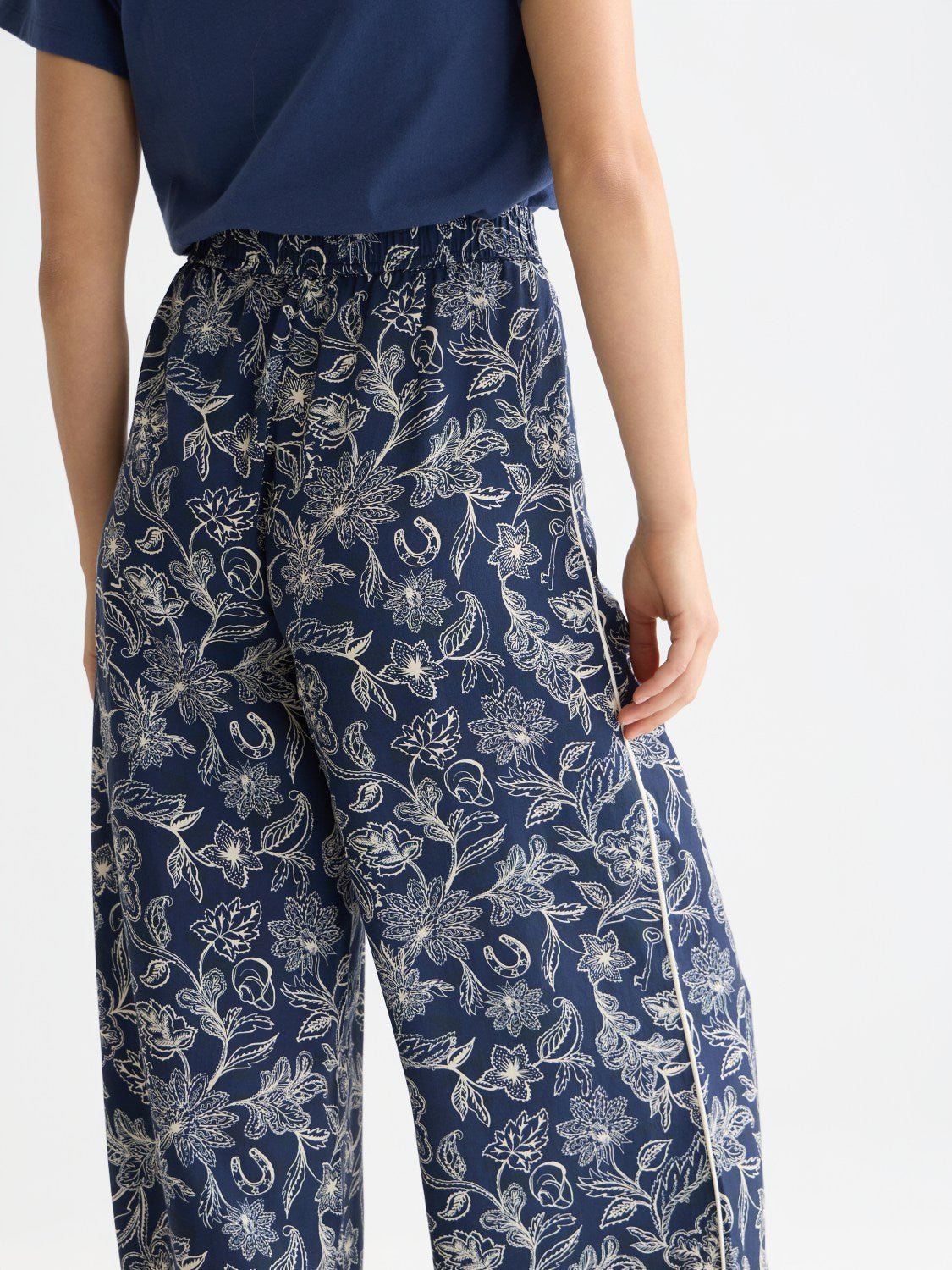 Eleni - All Over Printed High Rise Wide Leg Pull On Pants - Scotch & Soda South Africa
