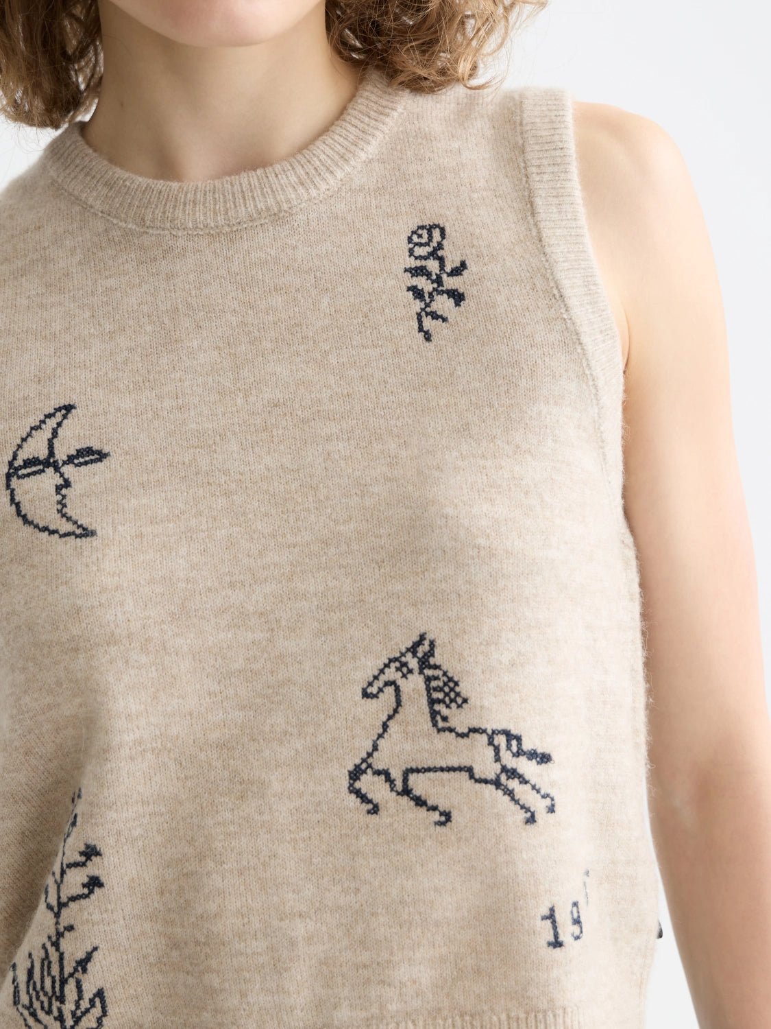 Embroidered Crew Neck Knitted Tank - Scotch & Soda South Africa