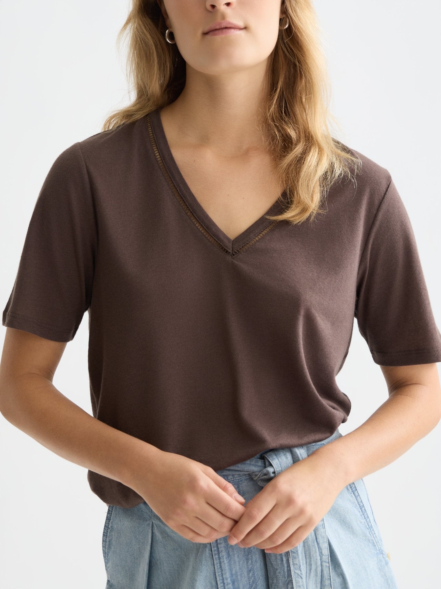 Linen V-Neck T-Shirt - Scotch & Soda South Africa