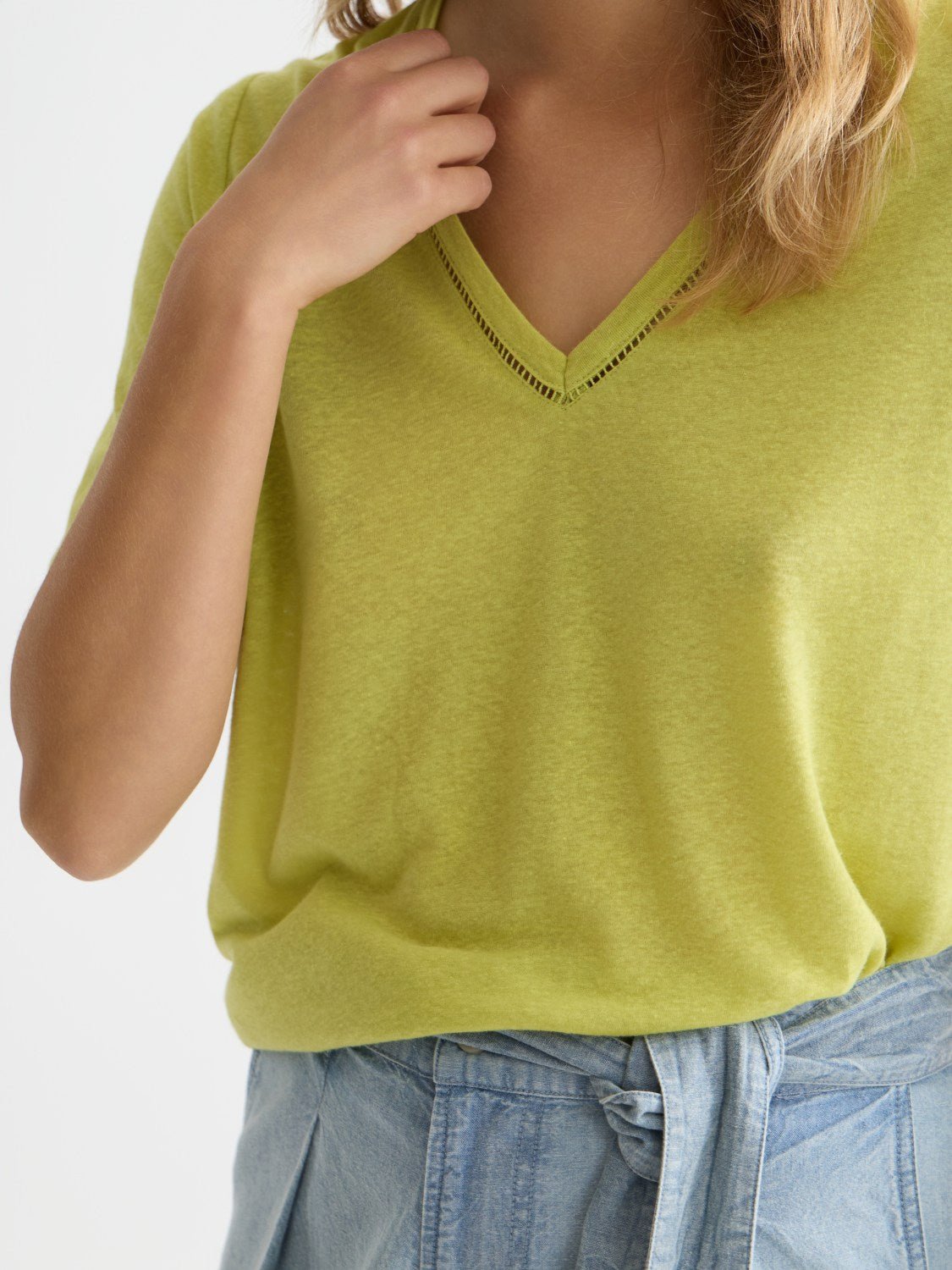 Linen V-Neck T-Shirt - Scotch & Soda South Africa