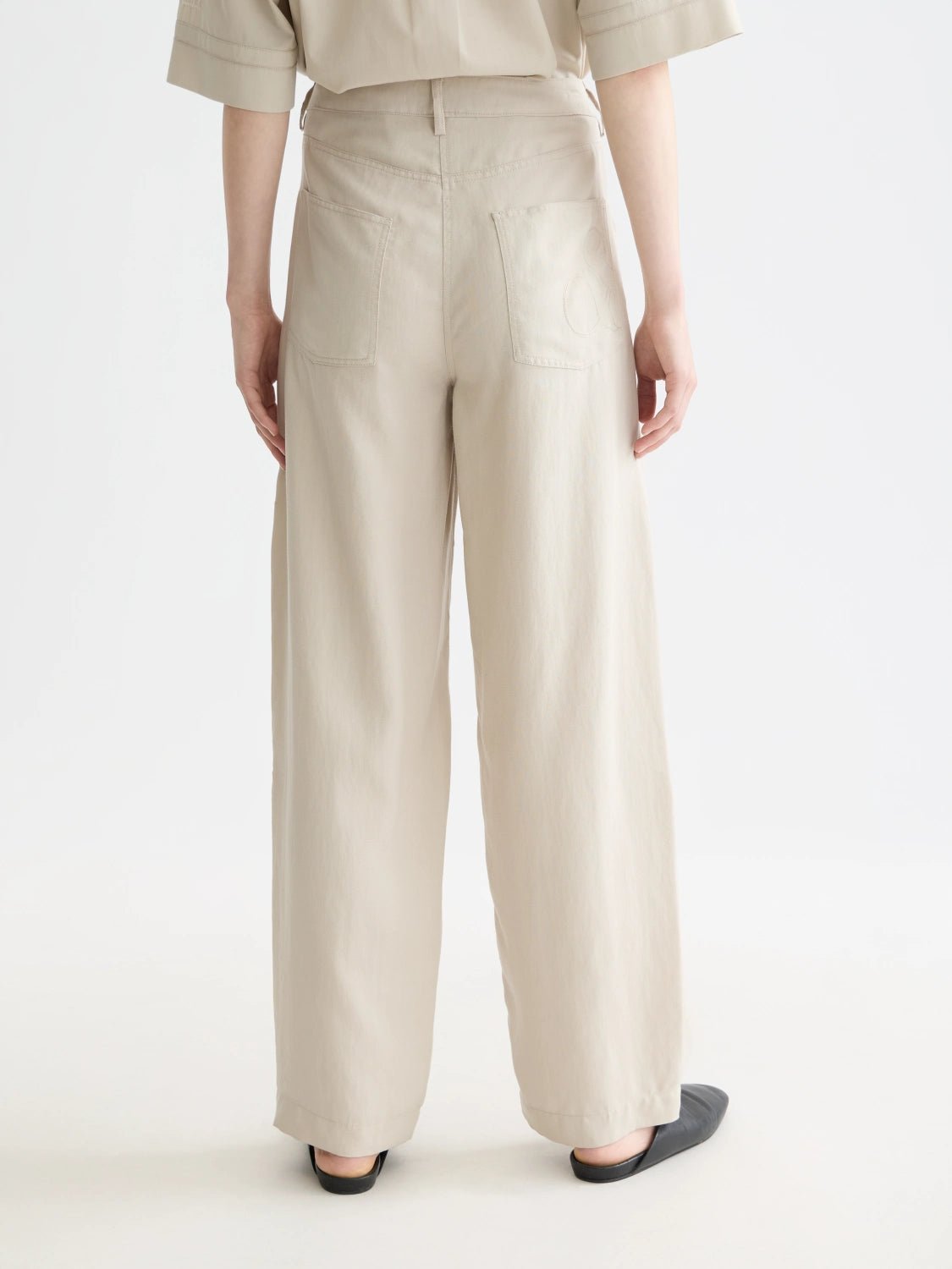 Lotus - High Rise Barrel Leg Twill Pants - Scotch & Soda South Africa