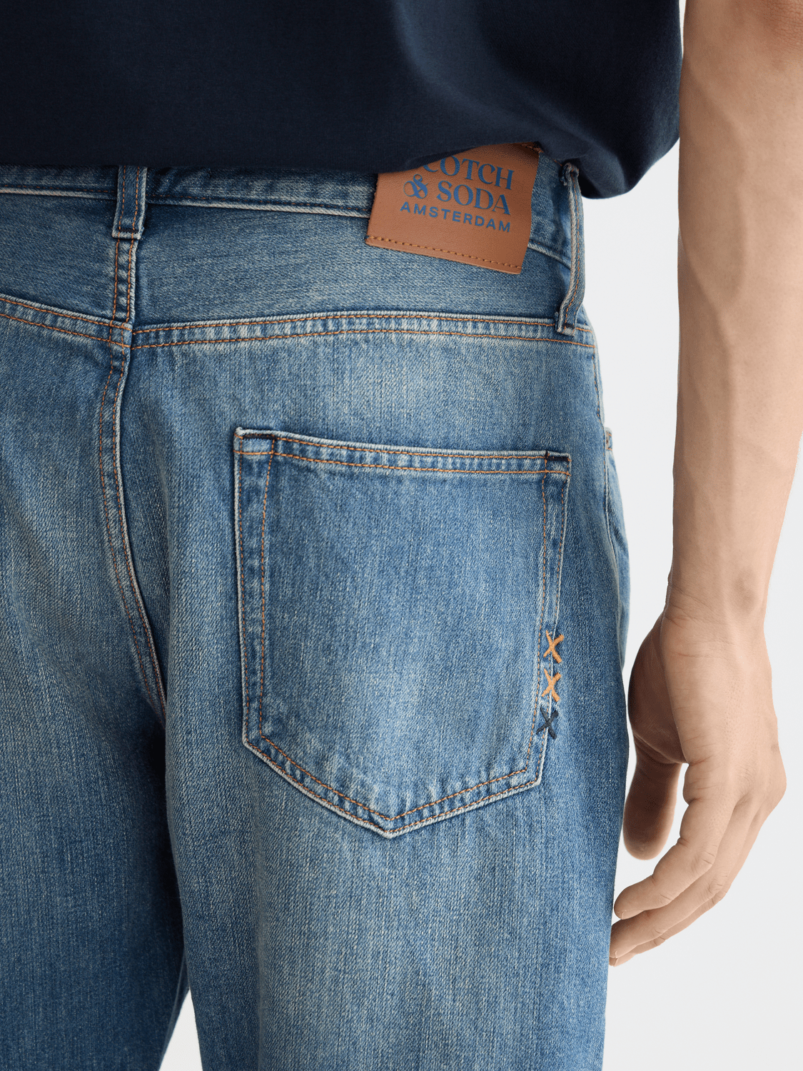 Nos Dean Loose Tapered-Fit Jeans - Scotch & Soda South Africa