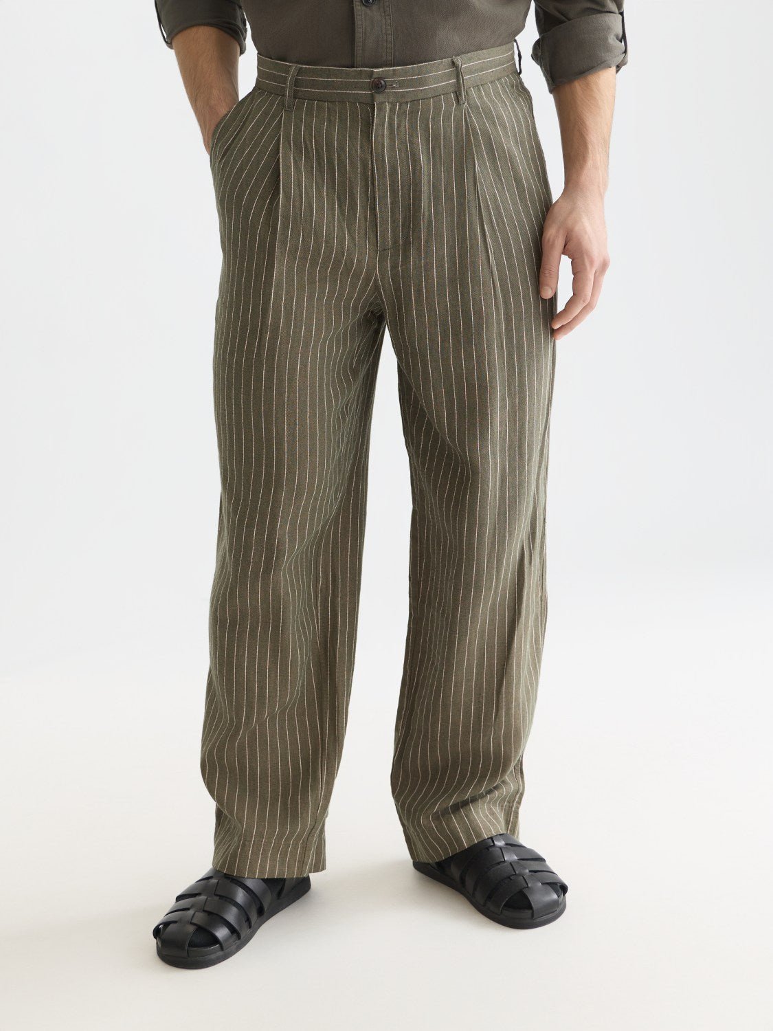 Pleated Pinstriped Cottonlinen Loose Straightfit Chino - Scotch & Soda South Africa