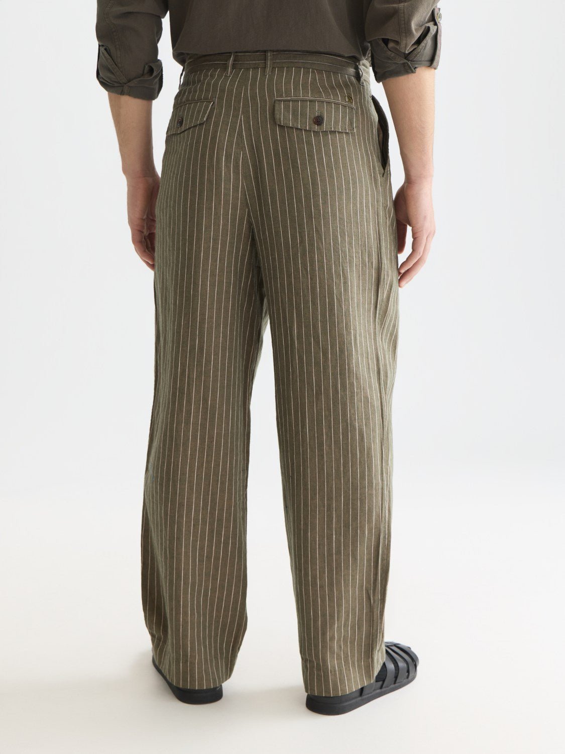 Pleated Pinstriped Cottonlinen Loose Straightfit Chino - Scotch & Soda South Africa
