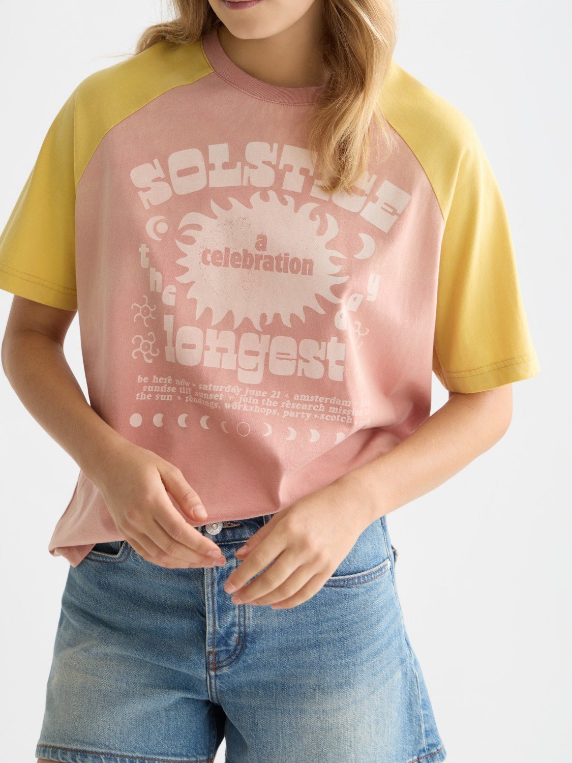 Raglan Artwork Loose-Fit T-Shirt - Scotch & Soda South Africa