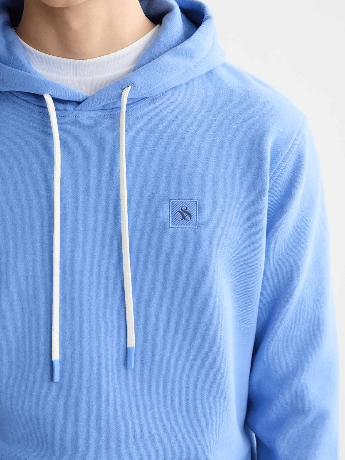 Seasonal Core - Regular-Fit Logo Badge Hoodie - Scotch & Soda South Africa